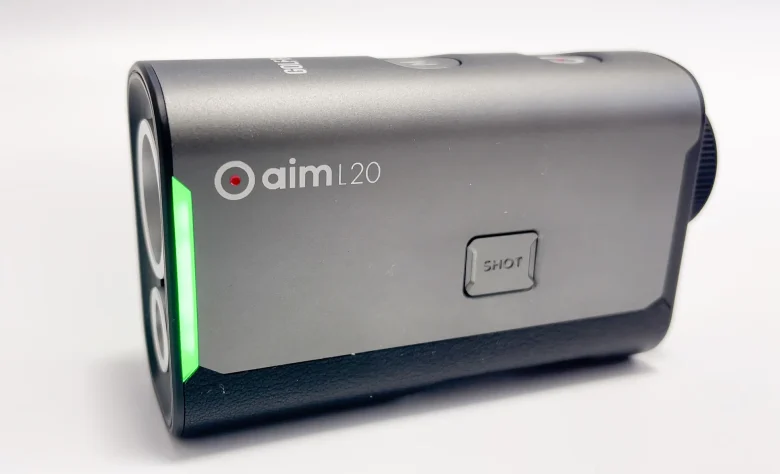 GOLFBUDDY aim L20レビュー】ショット記録まで出来るレーザー距離計