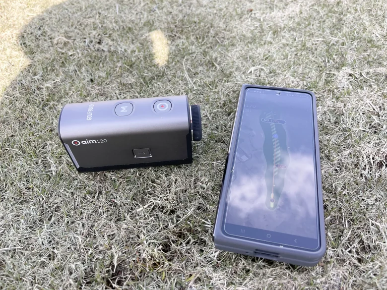 GOLFBUDDY aim L20レビュー】ショット記録まで出来るレーザー距離計