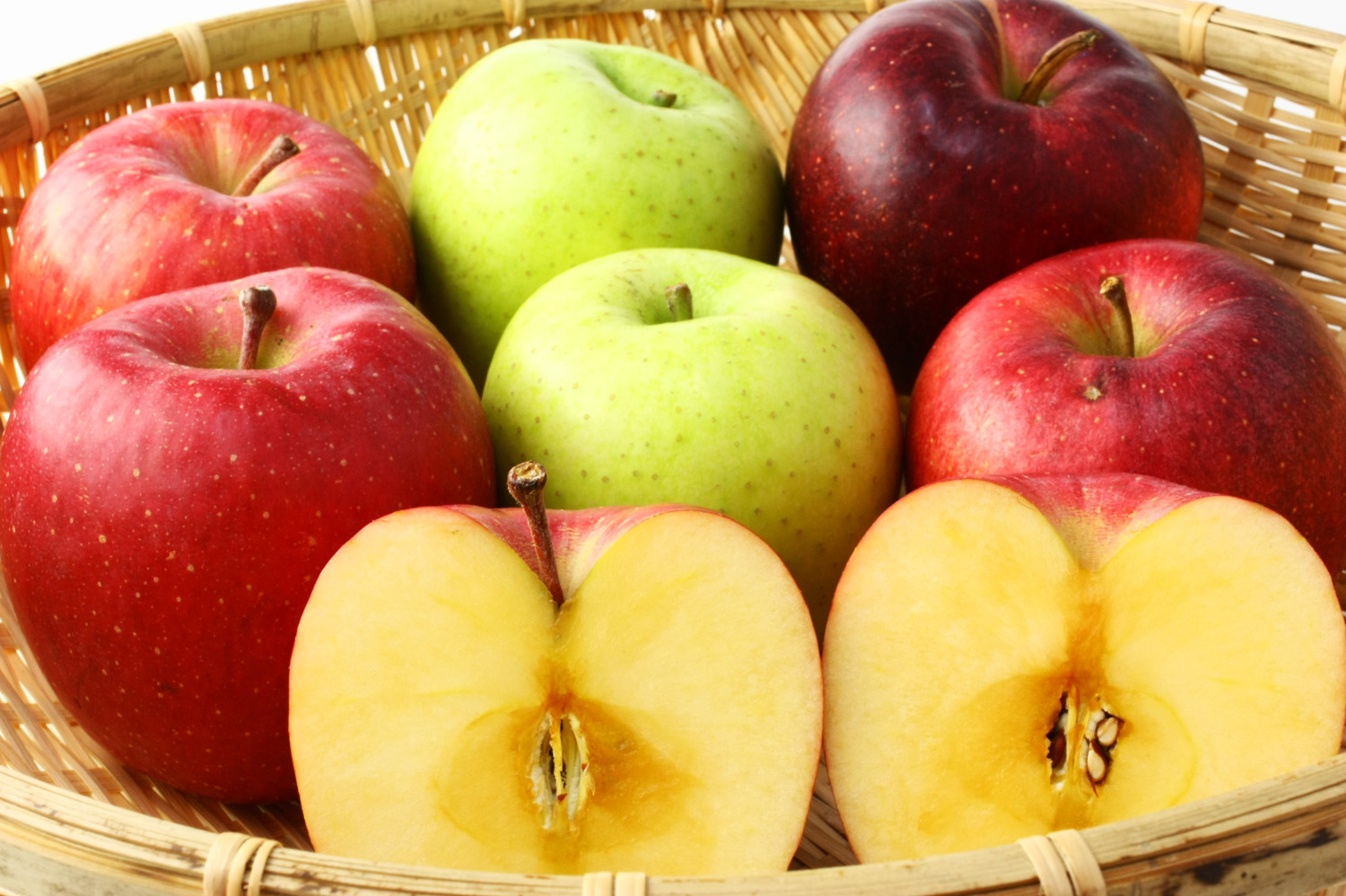 鶴田町のりんご津軽の代表りんごを栽培 | メデタイ・ツルタ