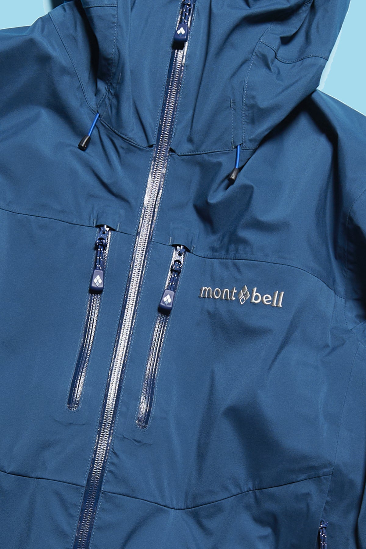 モンベル」の2月に買うべき名品ウェア6選。春の黒いゴアテックス