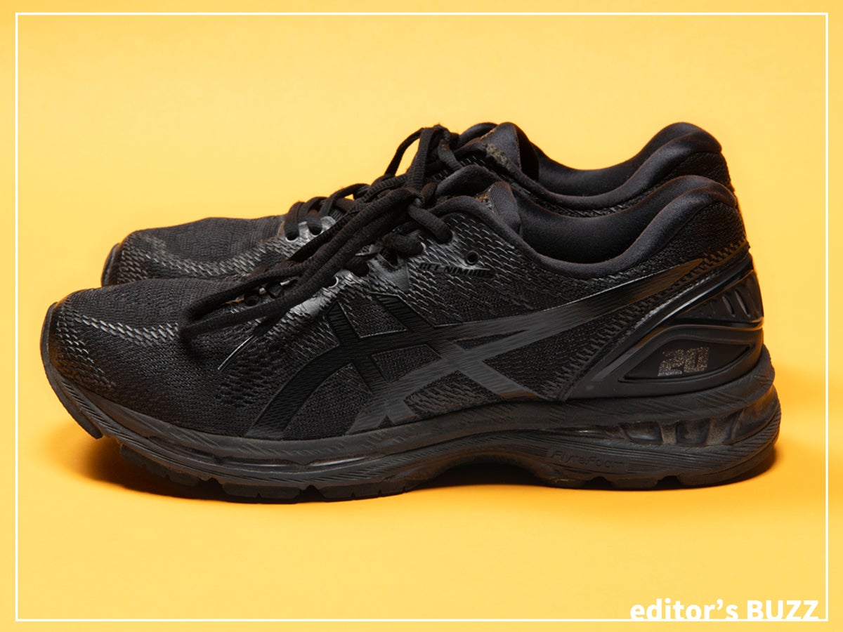 オールブラックな「アシックス」は極上の履き心地。服好きたちに選ばれ