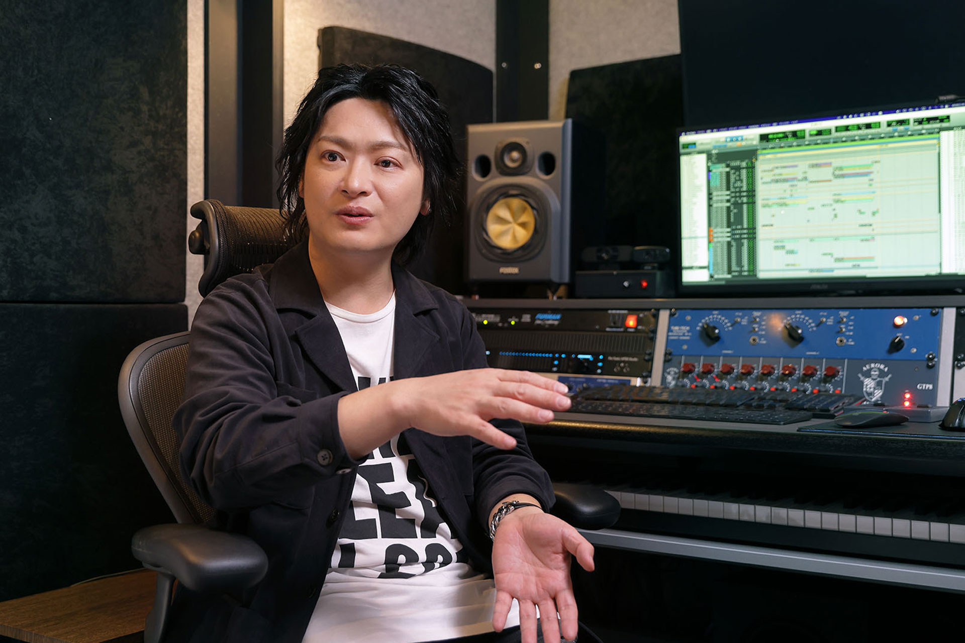 Vicoustic | Super Bass Extreme Ultra - Wavewoodパネルを採用した