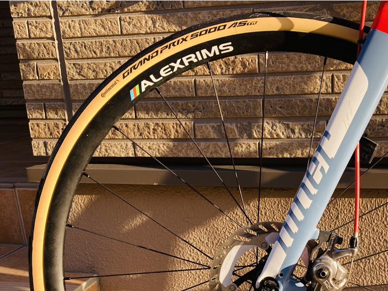 オールシーズン使える万能ハイスペックタイヤ CONTINENTAL GRAND PRIX