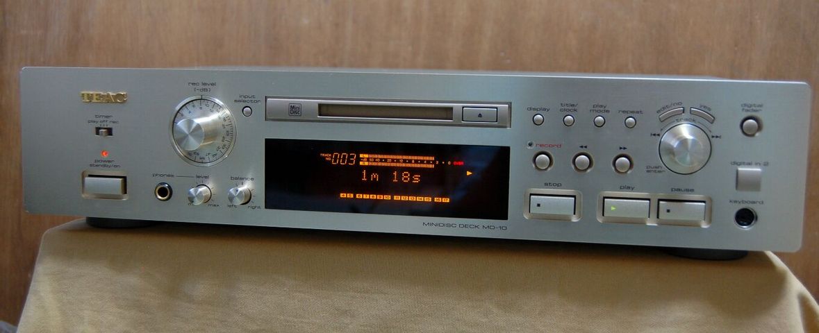 TEAC MD-10 [MiniDisc Wiki]