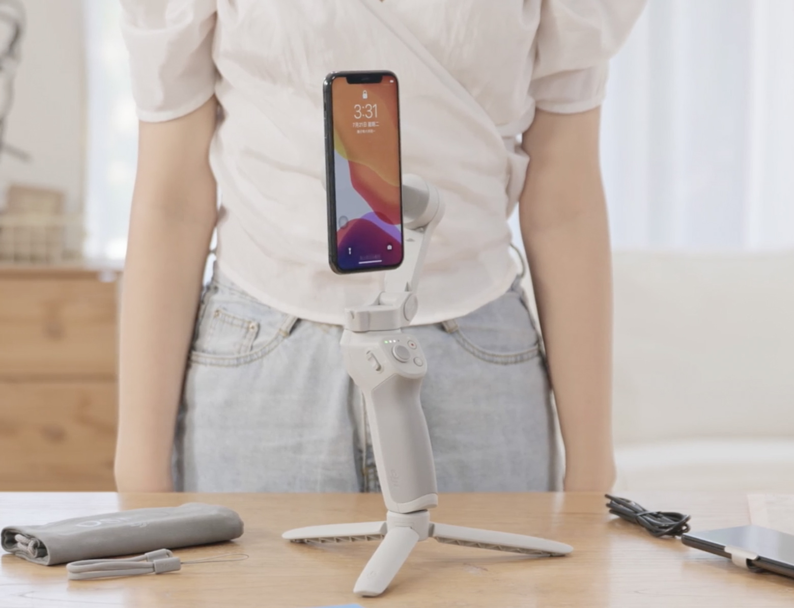 スマホをマグネットで取り付ける超コンパクトなジンバル！DJI OM 4発売