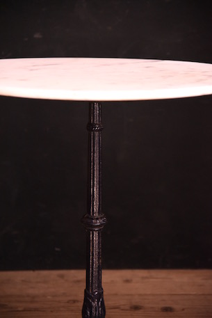 大理石の鉄脚ラウンドテーブル