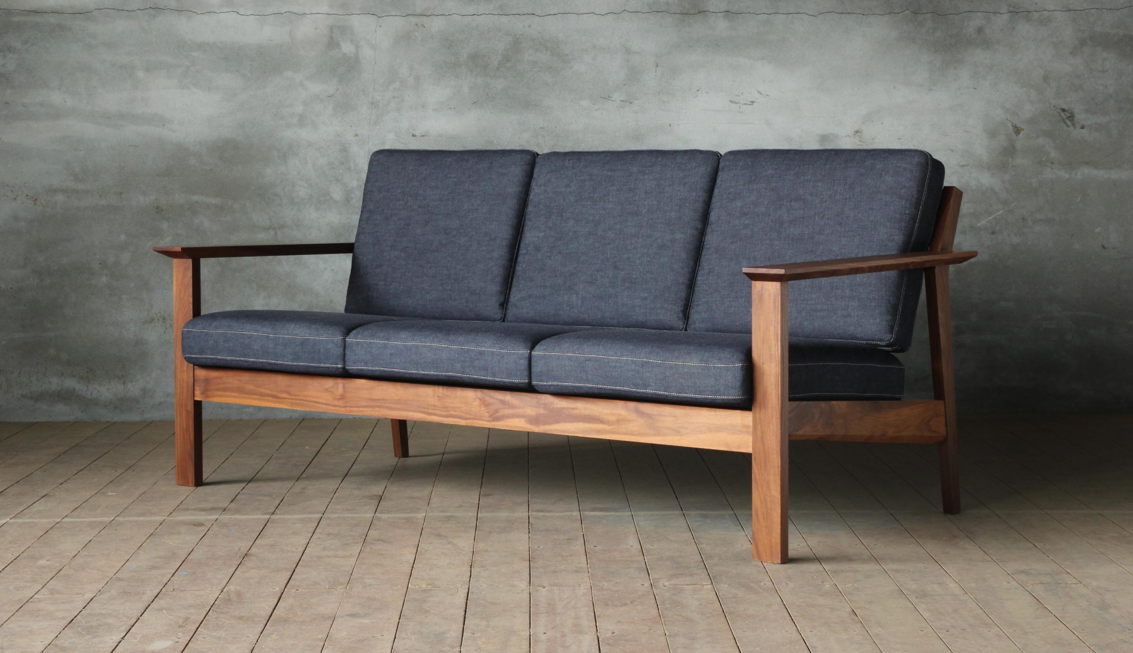 SOLIDを代表する無垢ソファ｜SOLID・名古屋