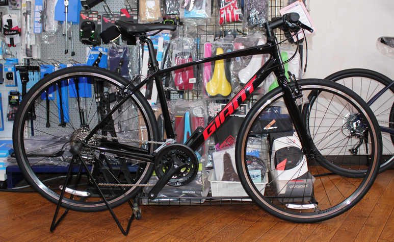 GIANTのスポーツクロスバイクESCAPE RX3 が入荷いたしました。