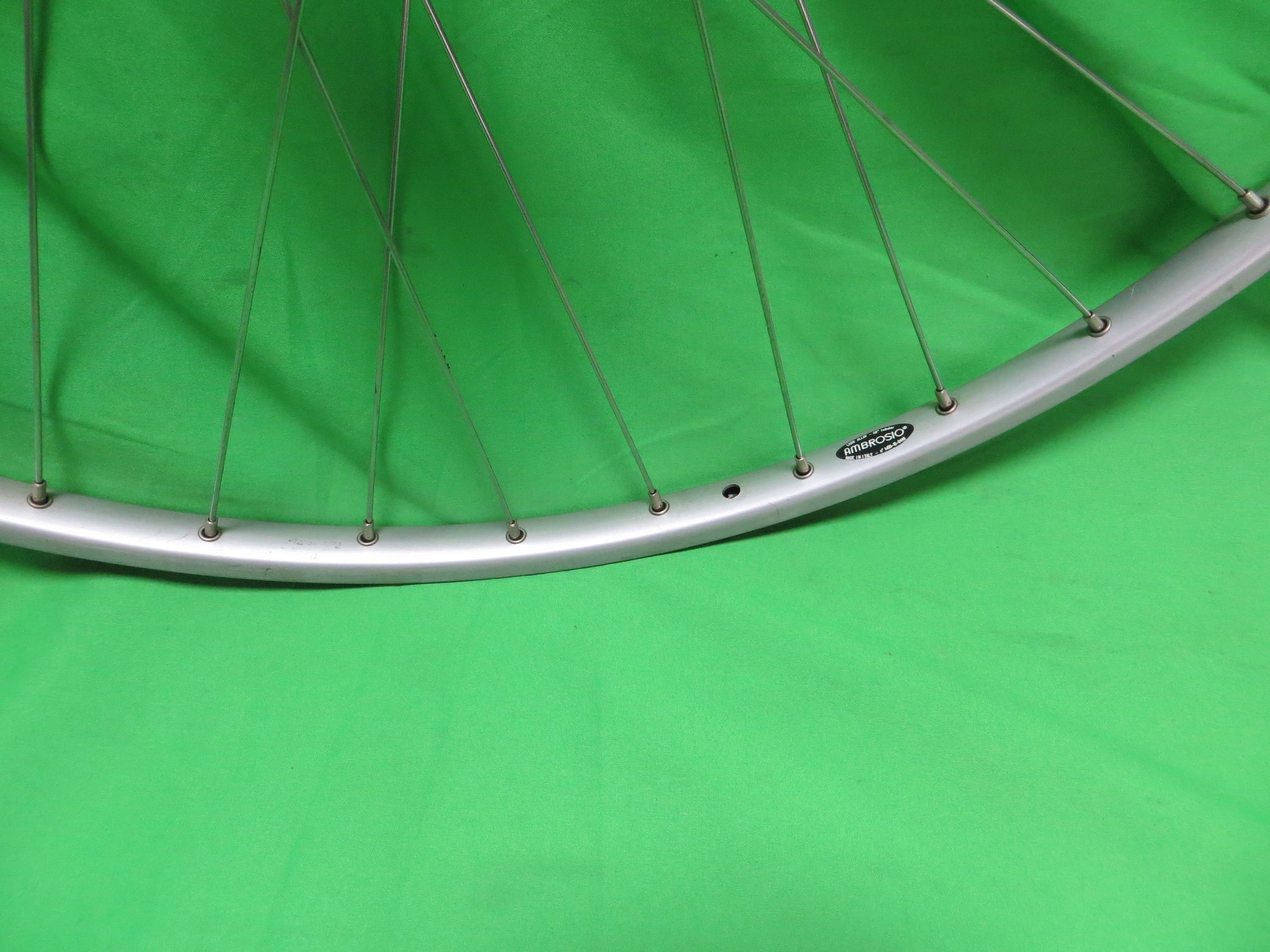 Ambrosio Montreal 700c Tubular Rim, Suntour Superbe Pro NJS 100mm