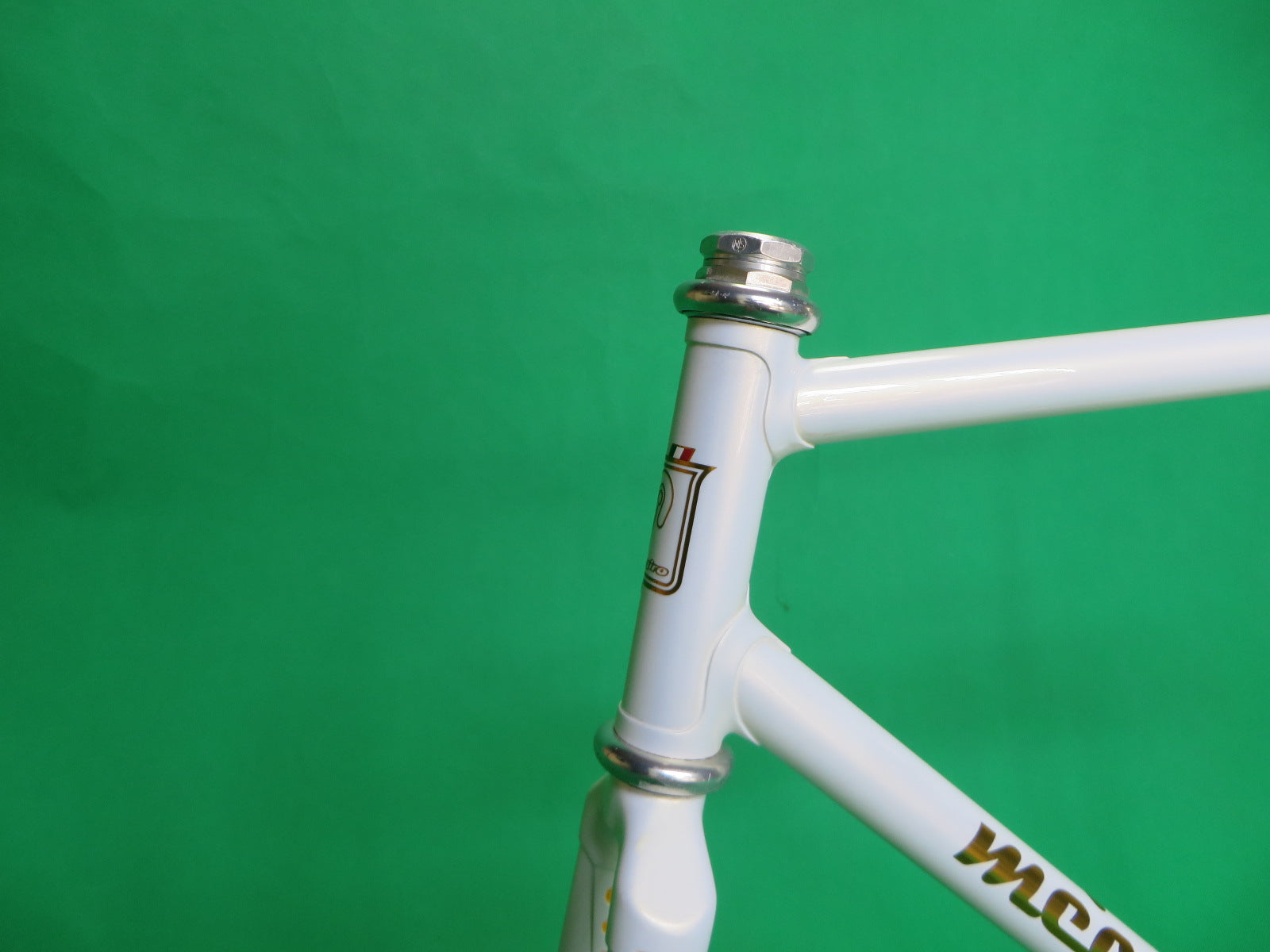 GIRO // White // 53.5cm – NJS EXPORT