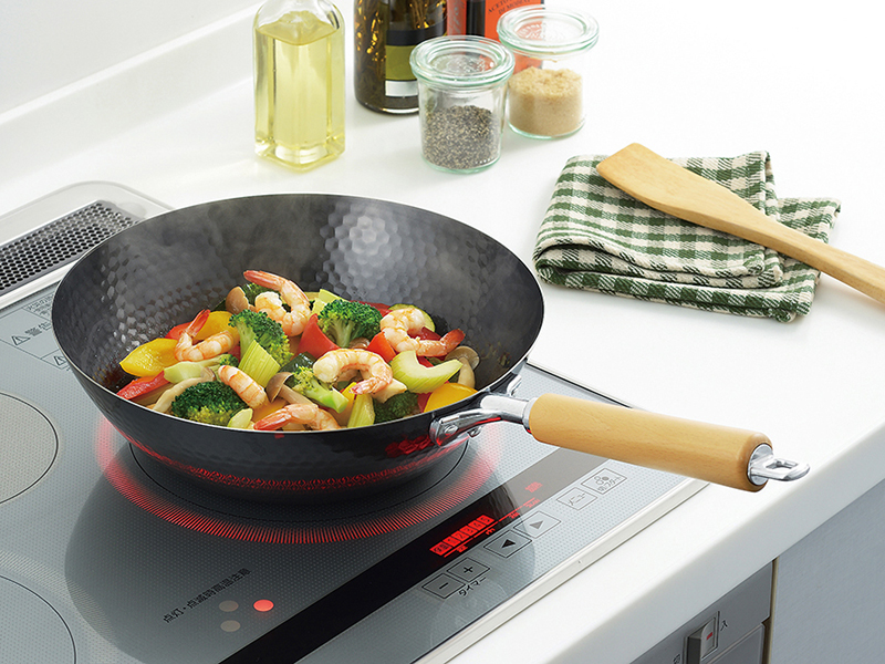 スゴ軽 槌目鉄炒め鍋27cm | 株式会社タマハシ