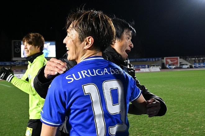 ゴン”中山雅史監督も無念プレーオフ進出ならず。それでも齋藤学が