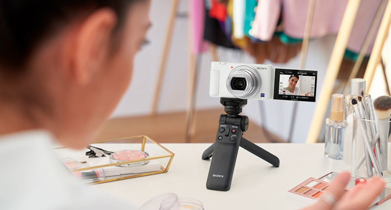 Vlog撮影向け「VLOGCAM™ ZV-1」のボディカラーに新色「ホワイト」を