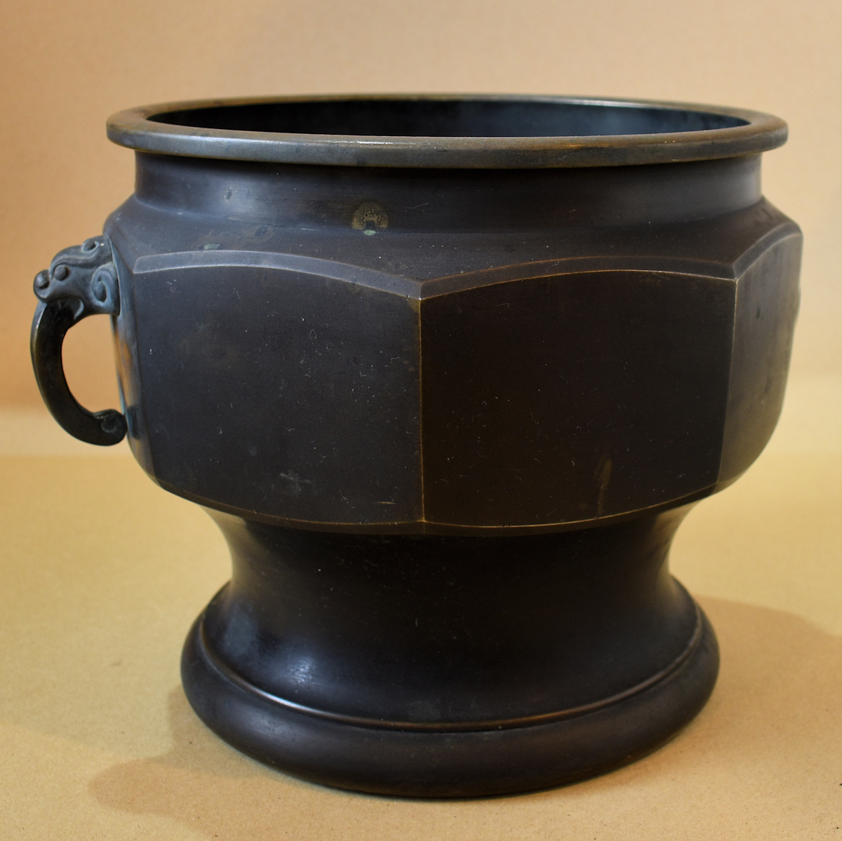 火鉢と炭道具の販売 骨董 斎明堂 / 唐金八角火鉢