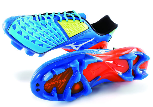 本田圭佑選手をサポートするミズノの最新スパイク | サカイク