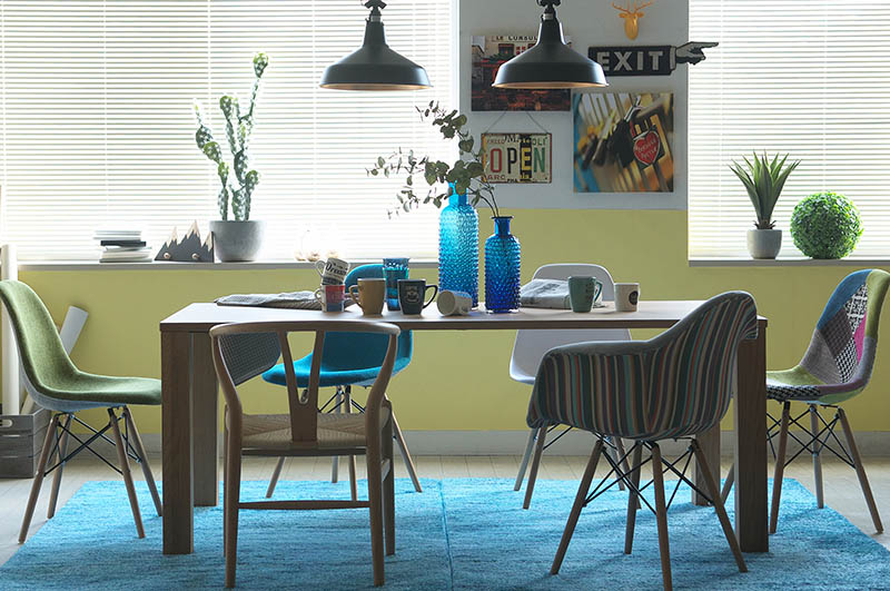 k011 クラシカルなダイニングチェア グリーン系 スタイリッシュな