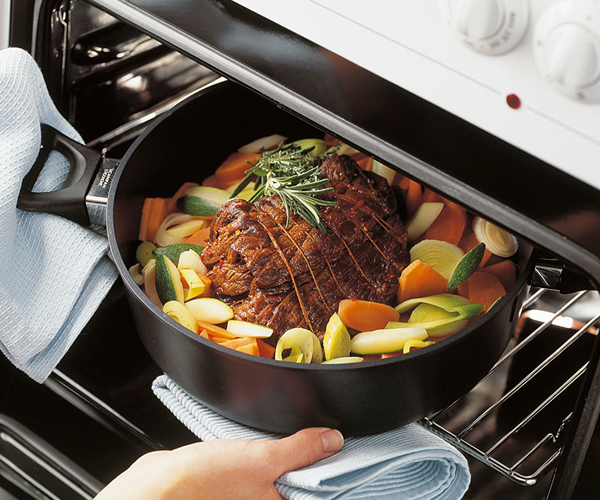 IQ | スキャンパン （SCANPAN）