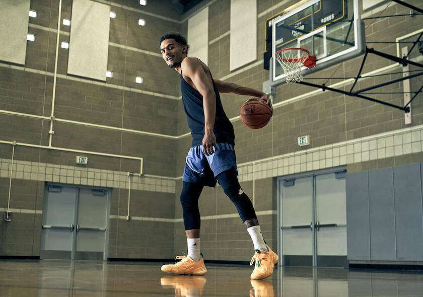 アディダス」がトレイ・ヤングのバスケットボールシューズを発売