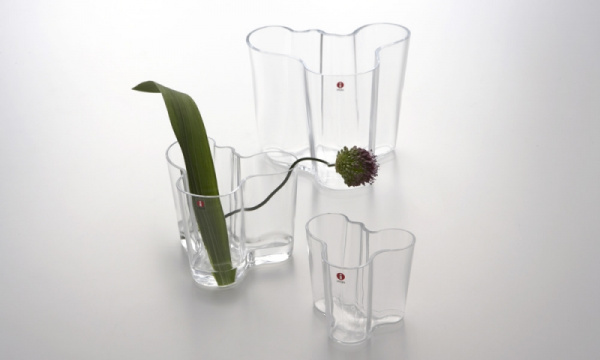 アアルト フラワーベース160mm / クリアiittala（イッタラ） | 公式