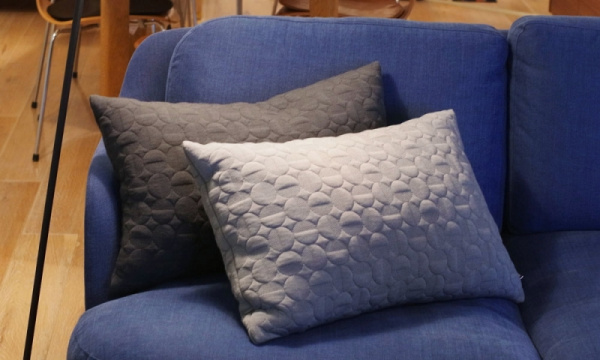 AJクッション 60×40cm / ヴェルティゴ ライトグレーFRITZ HANSEN