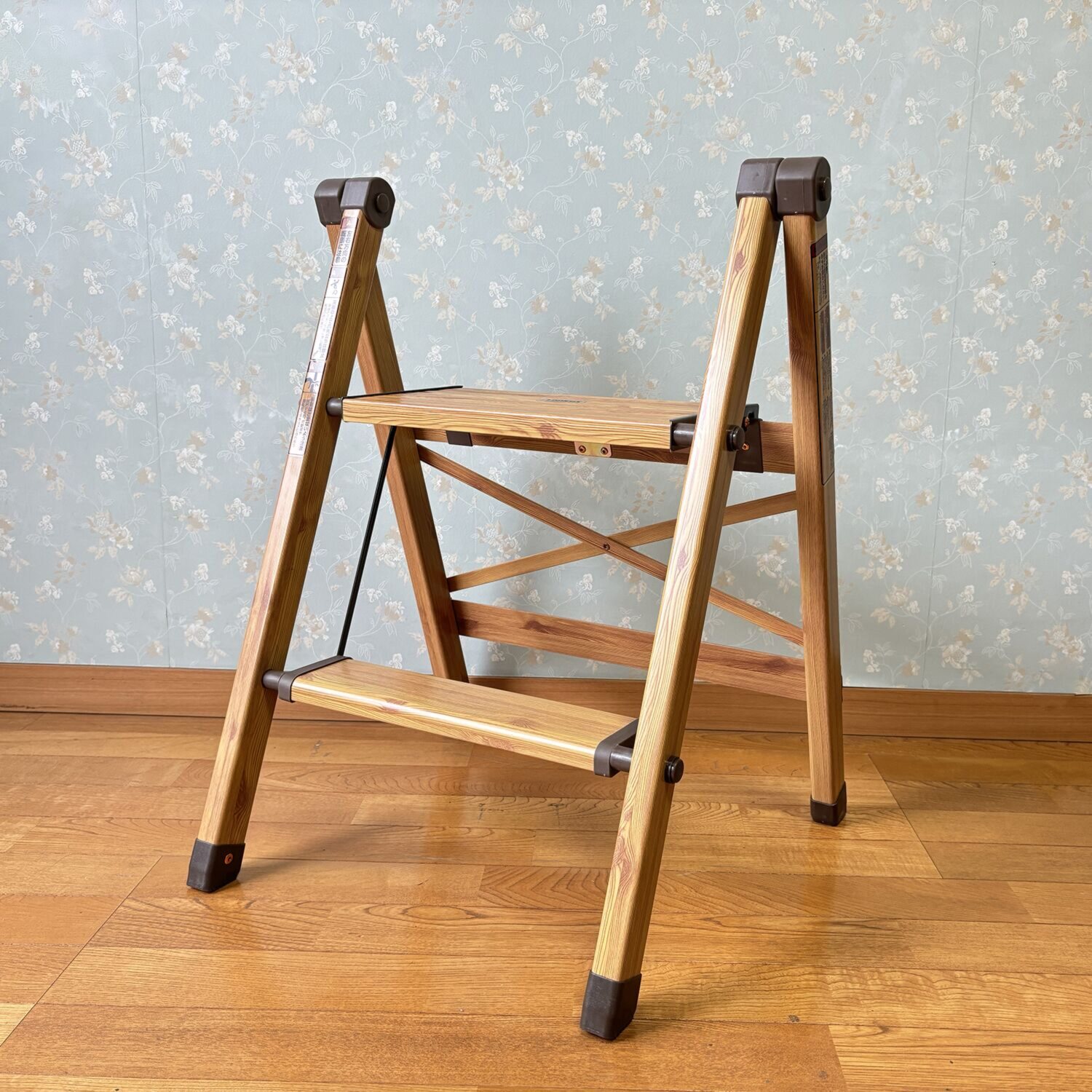 踏み台として スツール、収納棚 組立不要な3WAY仕様 暮らしに