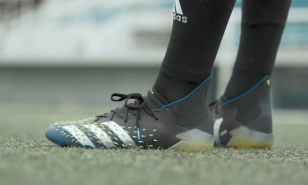 REVIEW｜adidas ”PREDATOR FREAK（アディダス プレデター フリーク