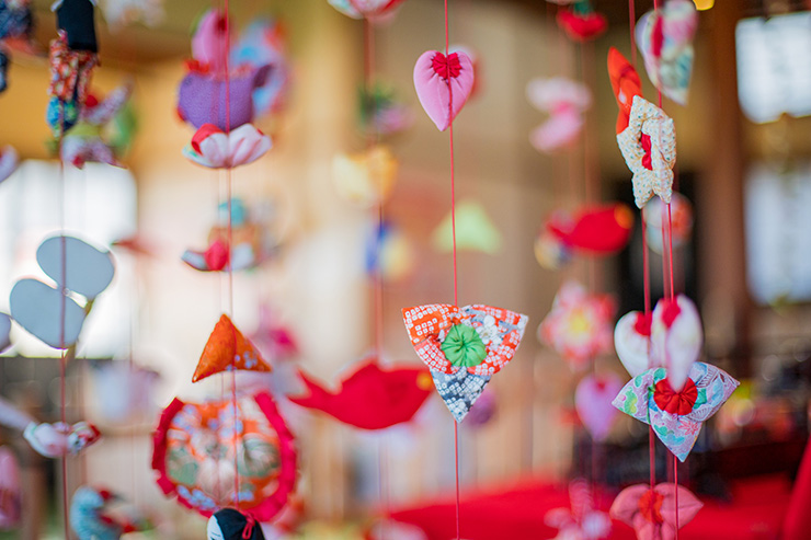 桃の節句は「つるしびな」で華やかに！種類や飾り方、作り方まで紹介
