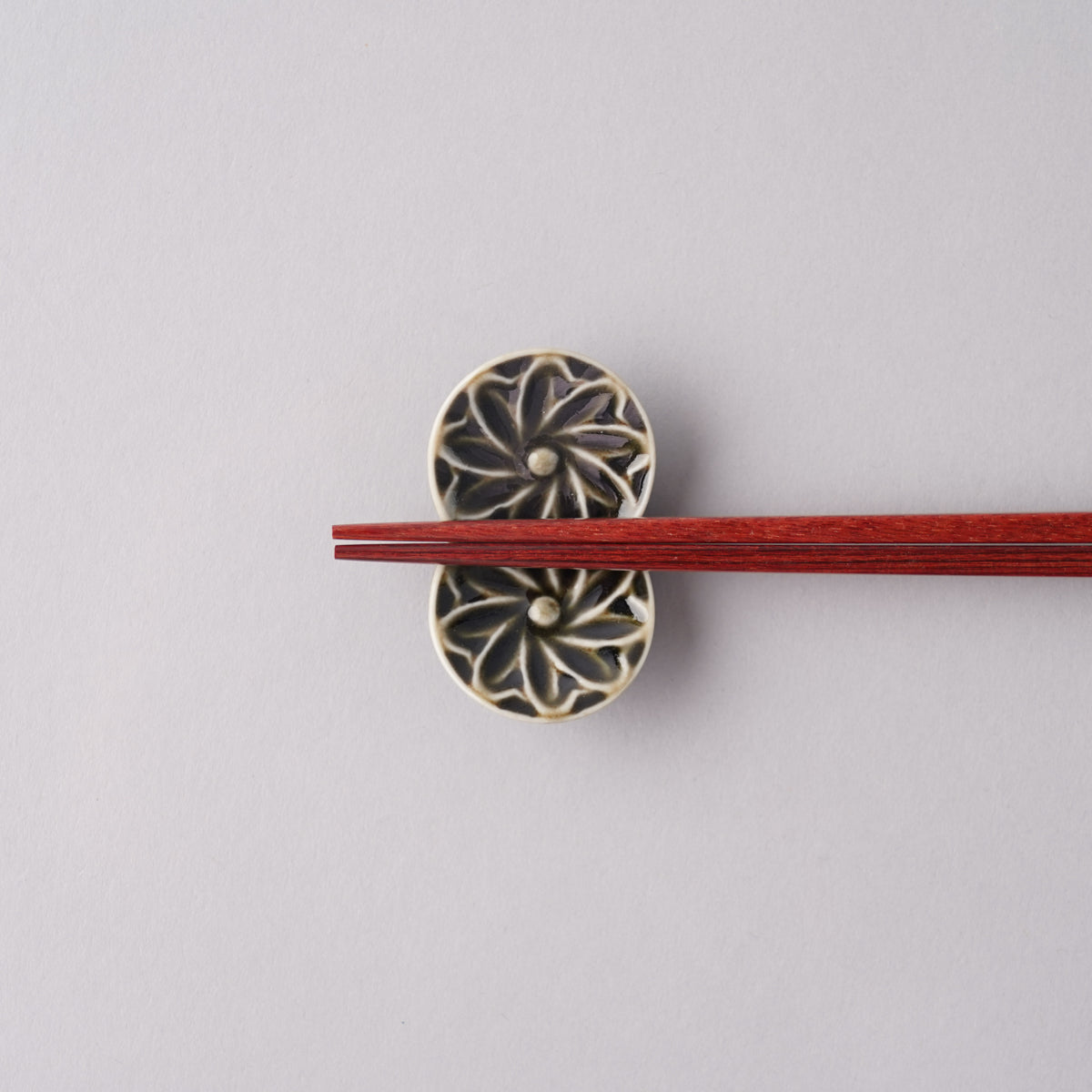 美濃焼 菊花彫 天開箸置き 4.5cmの通販｜Studio1156 – 【公式