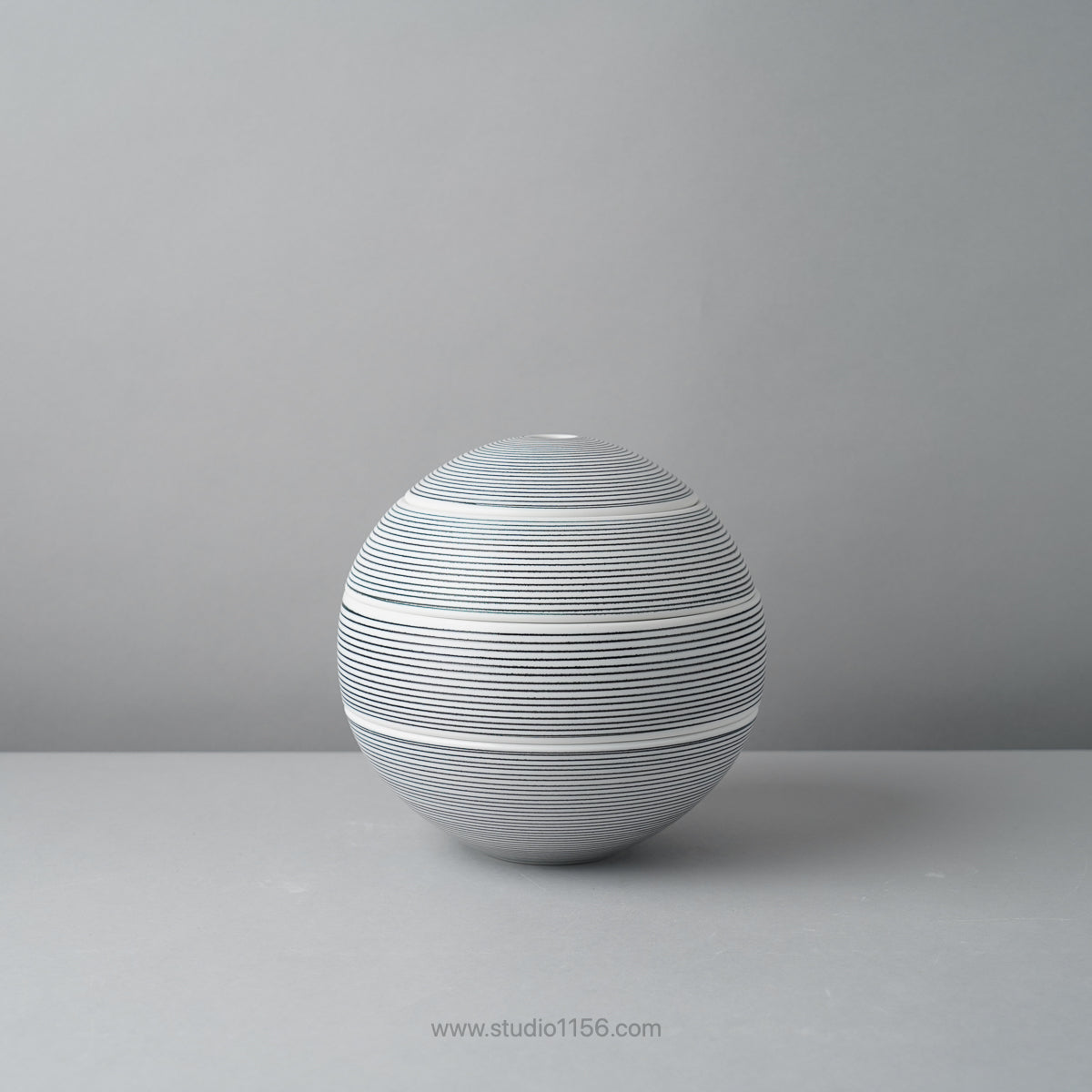 有田焼 珠型三段重 お重箱 16cm 李荘窯の通販｜Studio1156 – 【公式