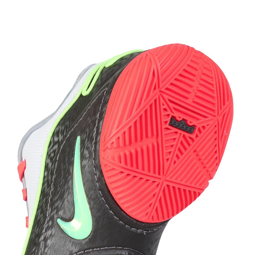 ナイキ（NIKE）（メンズ）バスケットシューズ バッシュ レブロン22