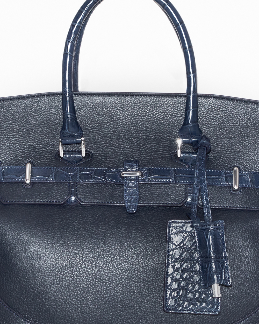 クロコダイルレザーを使用したスペシャルなボストンバッグが発売