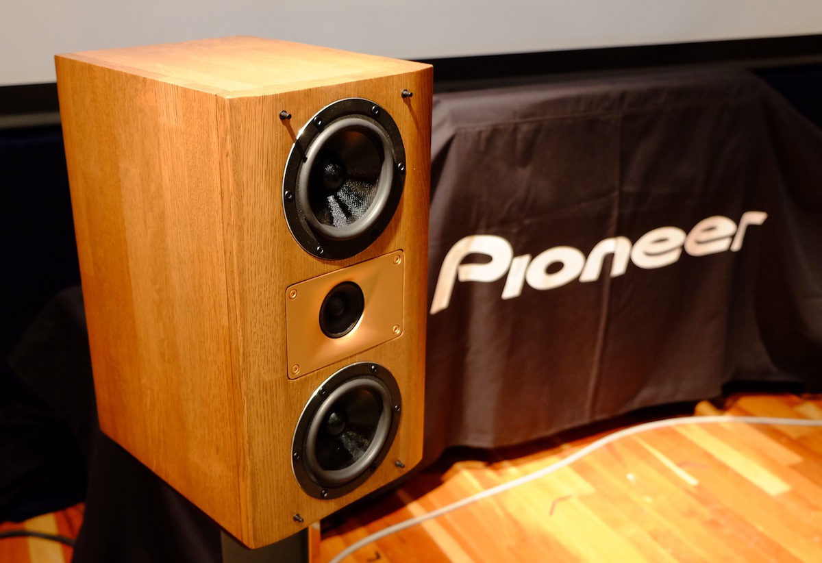 パイオニア、新スピーカー「S-PM50/30」。20年ぶりバーチカルツイン