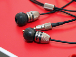 ATOMIC FLOYD創業者、ストロング氏インタビュー － ブランド初の