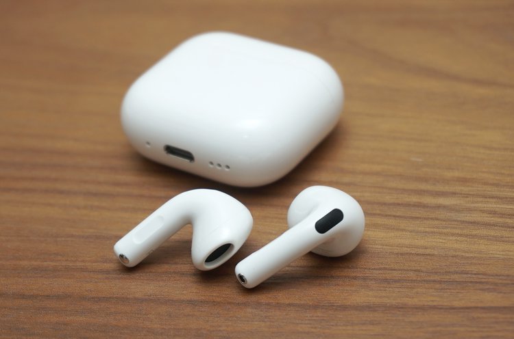 アップル「AirPods 4」速攻レビュー！音質やノイキャンはどう進化した