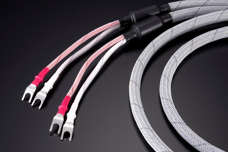 画像1 - 大スケールで聴かせるティグロン最高峰ケーブル「2000シリーズ