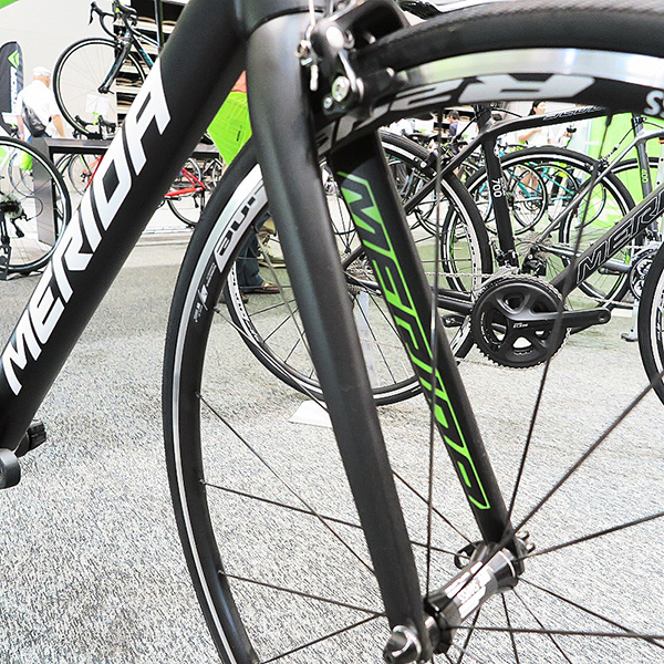 みどりの日なので、グリーンがトレードカラーのロードバイクを紹介