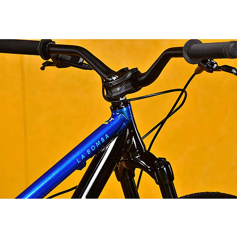 GT（ジーティー）2021年モデル LA BOMBA PRO （ラボンバプロ） 26インチ