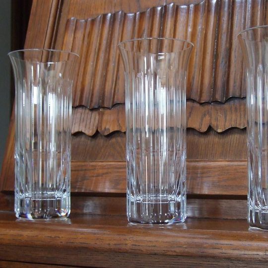 バカラの花瓶へ名入れ刻印【フローラベースビゾー】オーダーメイドの記念品