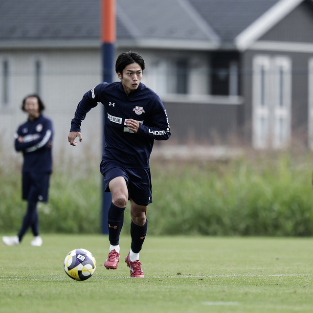 トレーニングレポート】J1の先まで見据えるドリブラー・泉柊椰が、目の