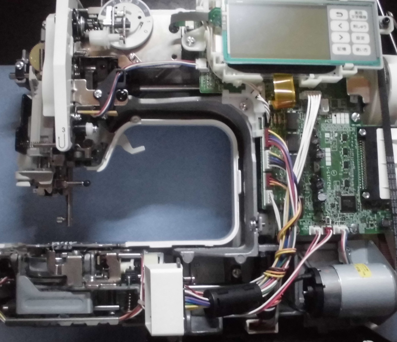 ブラザーミシンの修理｜FamilyMarker FM1100 EMV8101｜布が逆に進んで