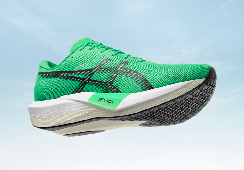 アシックスがカーボンプレート入門モデル「MAGIC SPEED 5」を発表