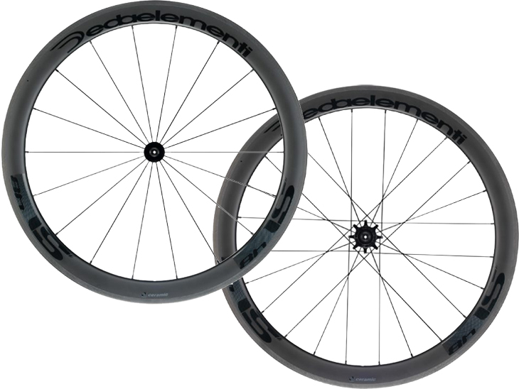 デダ エレメンティ：新製品情報》オールラウンドなフルカーボン