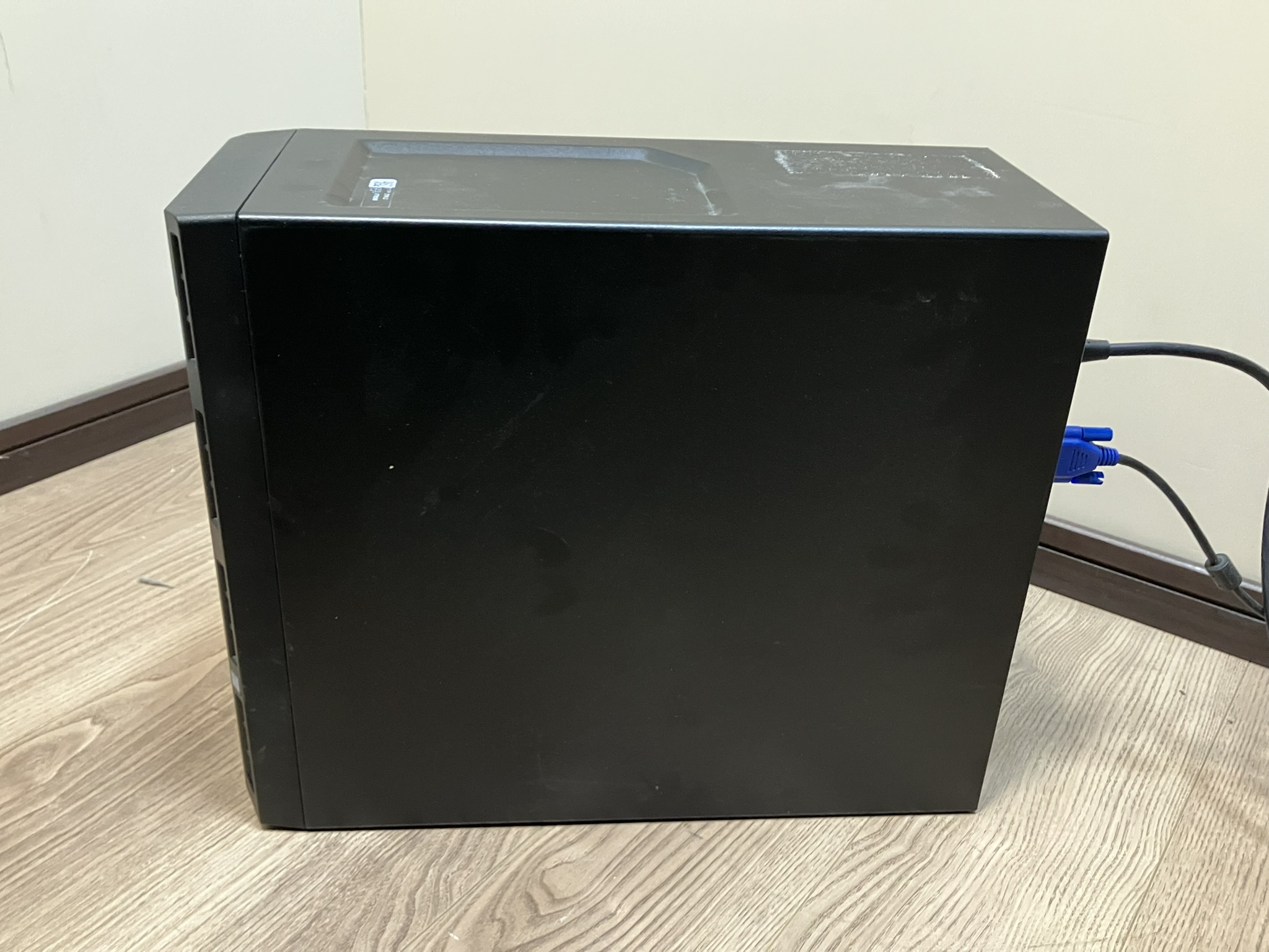 DELL デル サーバー PowerEdge T130 Xeon 通電確認済み OSなし モニタ