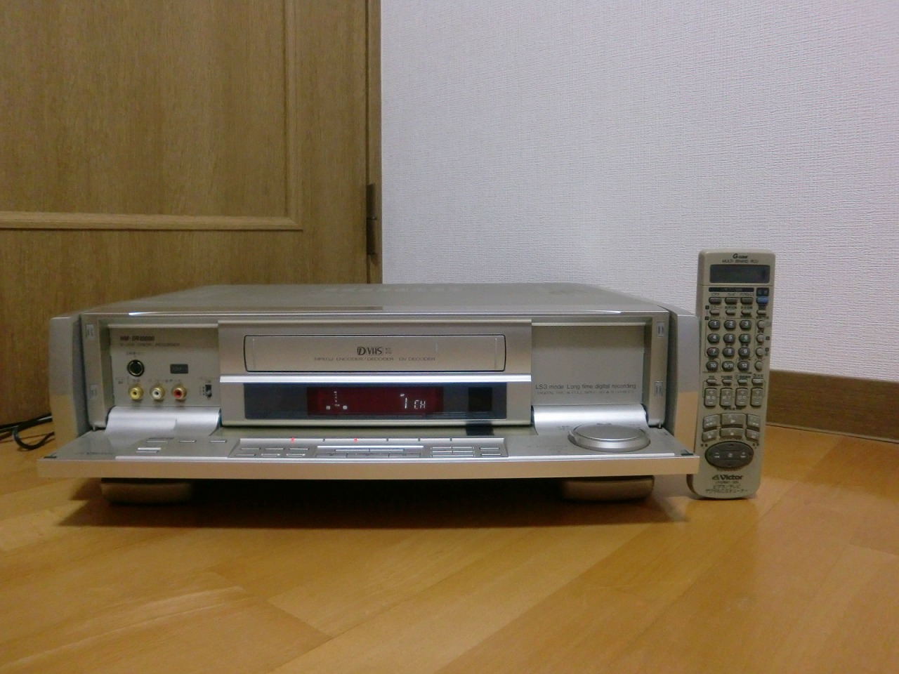 ジャンク Victor D-VHSビデオデッキ HM-DR10000 2000年製 リモコン