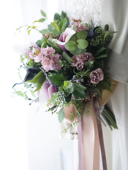 完成品ブーケ】シックなカラーとモーヴピンクのグリーンブーケ