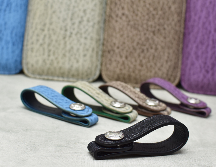 シールレザーを使用した革小物についてのお話 | WILDSWANS(ワイルド