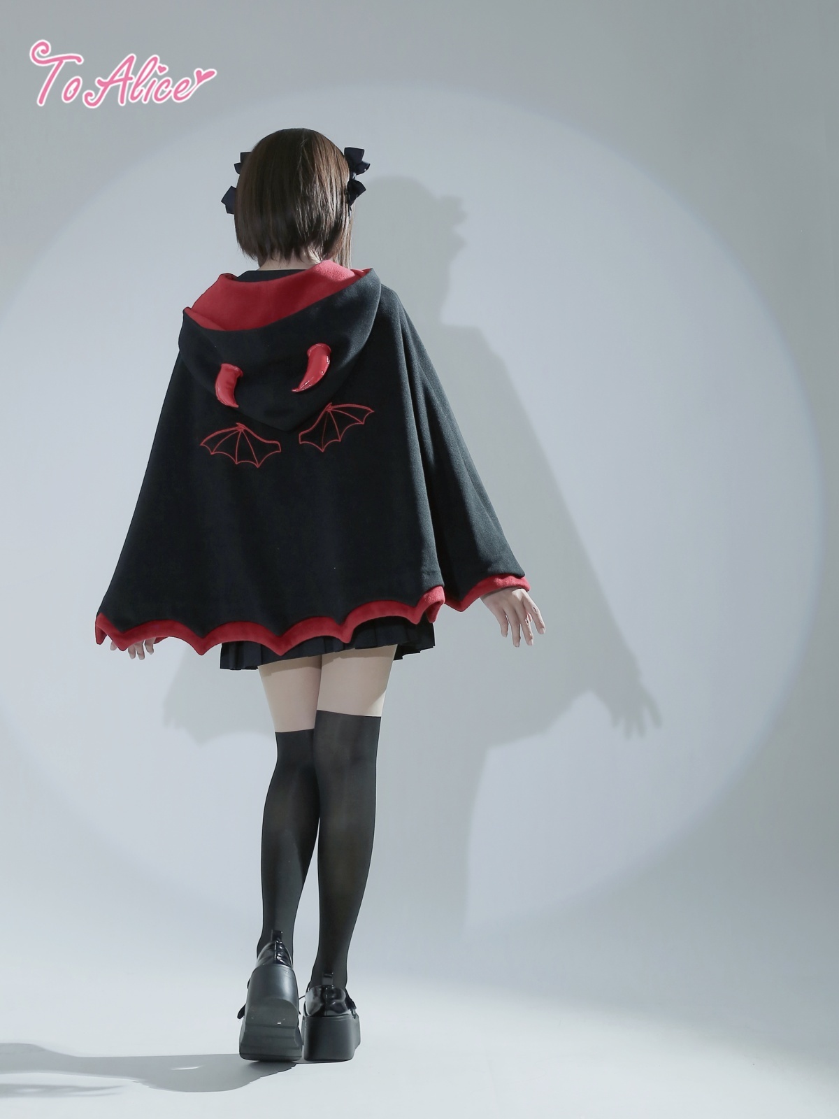 BlackShamrock】F18小悪魔羽付きケープコート 【特価:4800円コーナー