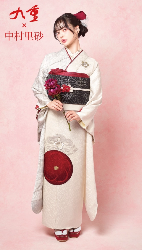 玉城ティナ × 紅一点の振袖-白|成人記念の新作振袖ご紹介 KI-661