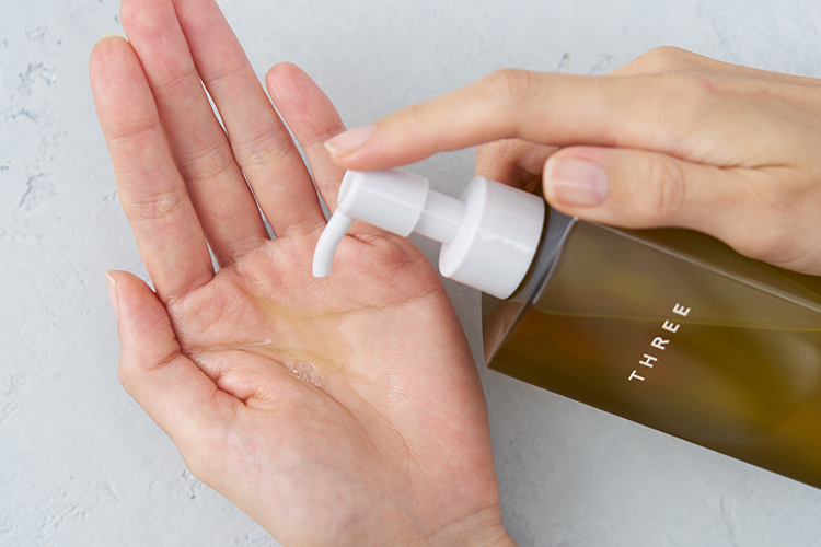 THREE バランシング クレンジング オイル N | クレンジング | THREE
