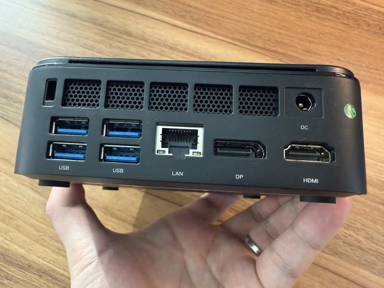 NiPoGi E3B』レビュー、Ryzen 7 5700U搭載、軽めのゲーミングにも対応